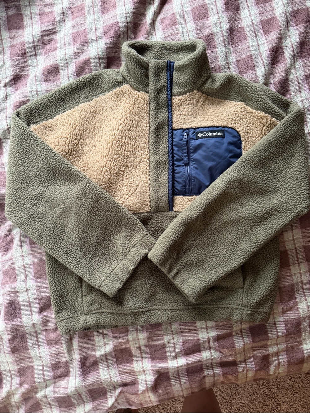 Columbia Olive & Cream Fleece Pullover with Navy Chest Pocket